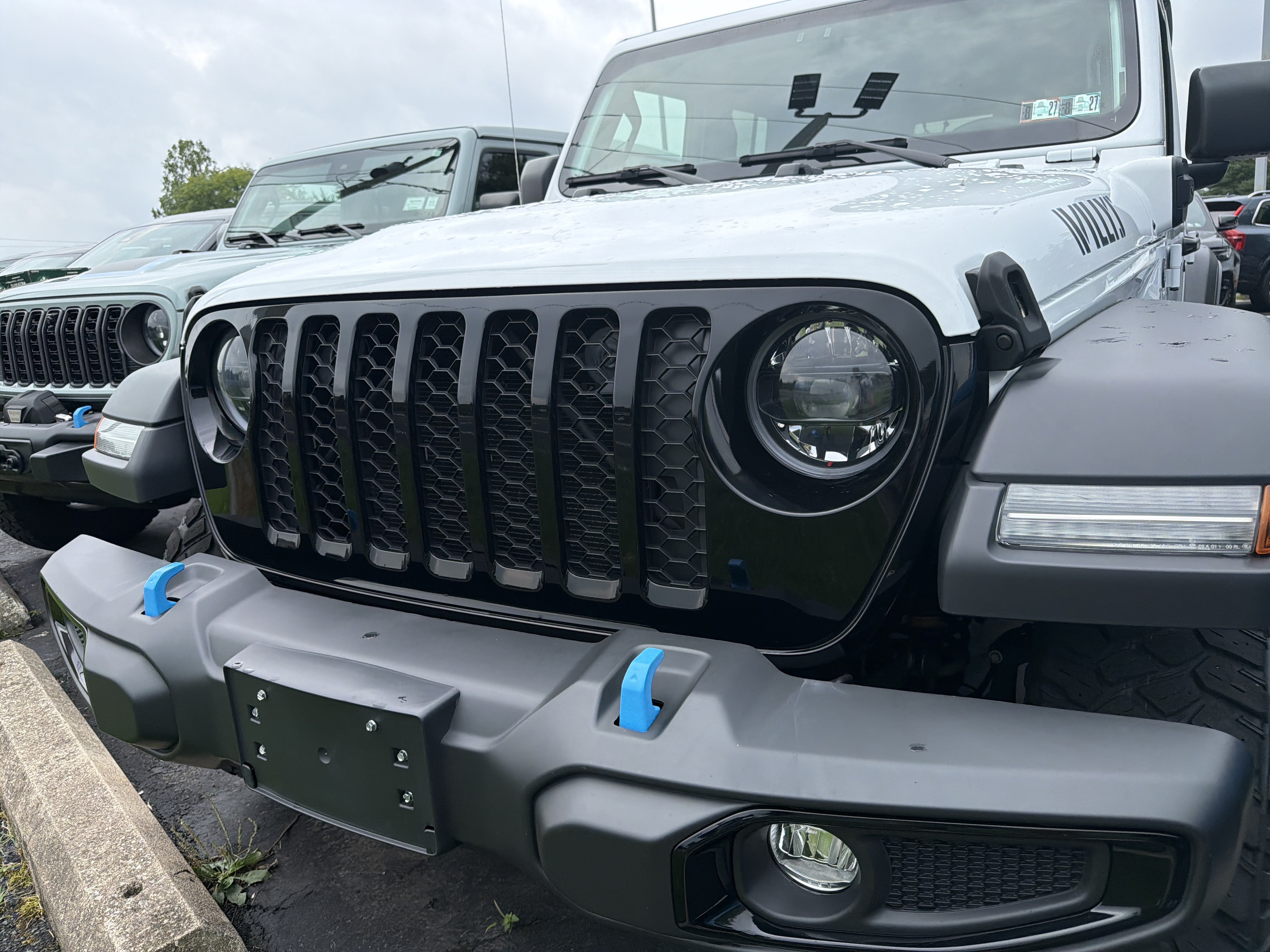 Certified 2023 Jeep Wrangler Unlimited w/ Cold Weather Group AWD/4WD image 4