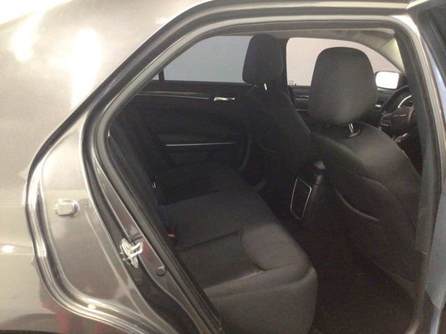 Used 2021 Chrysler 300 Touring RWD image 17