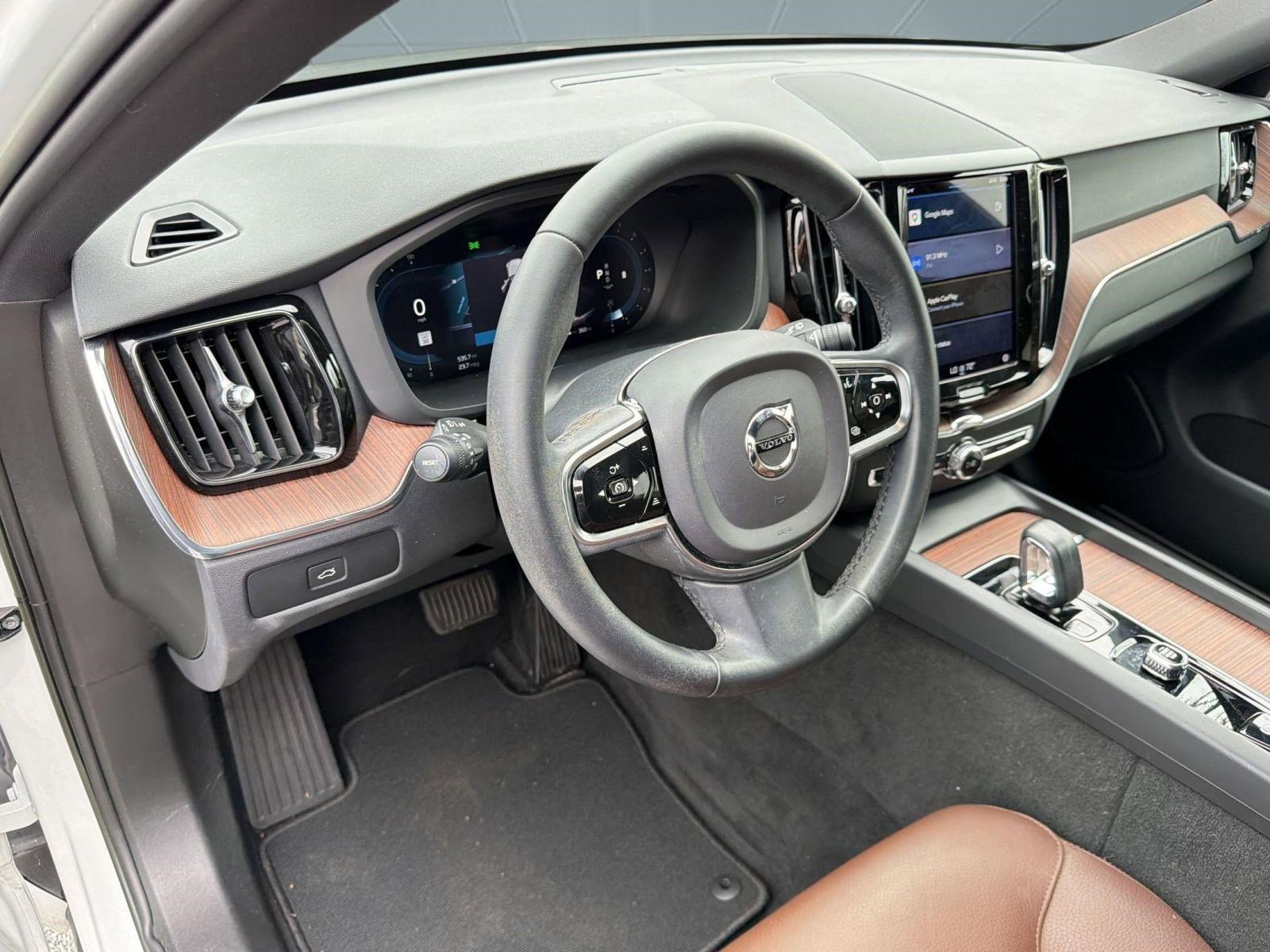 Used 2023 Volvo XC60 B5 Plus w/ Protection Package Premier image 4