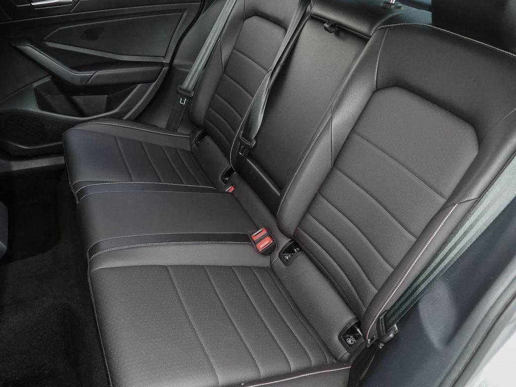 Used 2023 Volkswagen Jetta SE FWD image 21