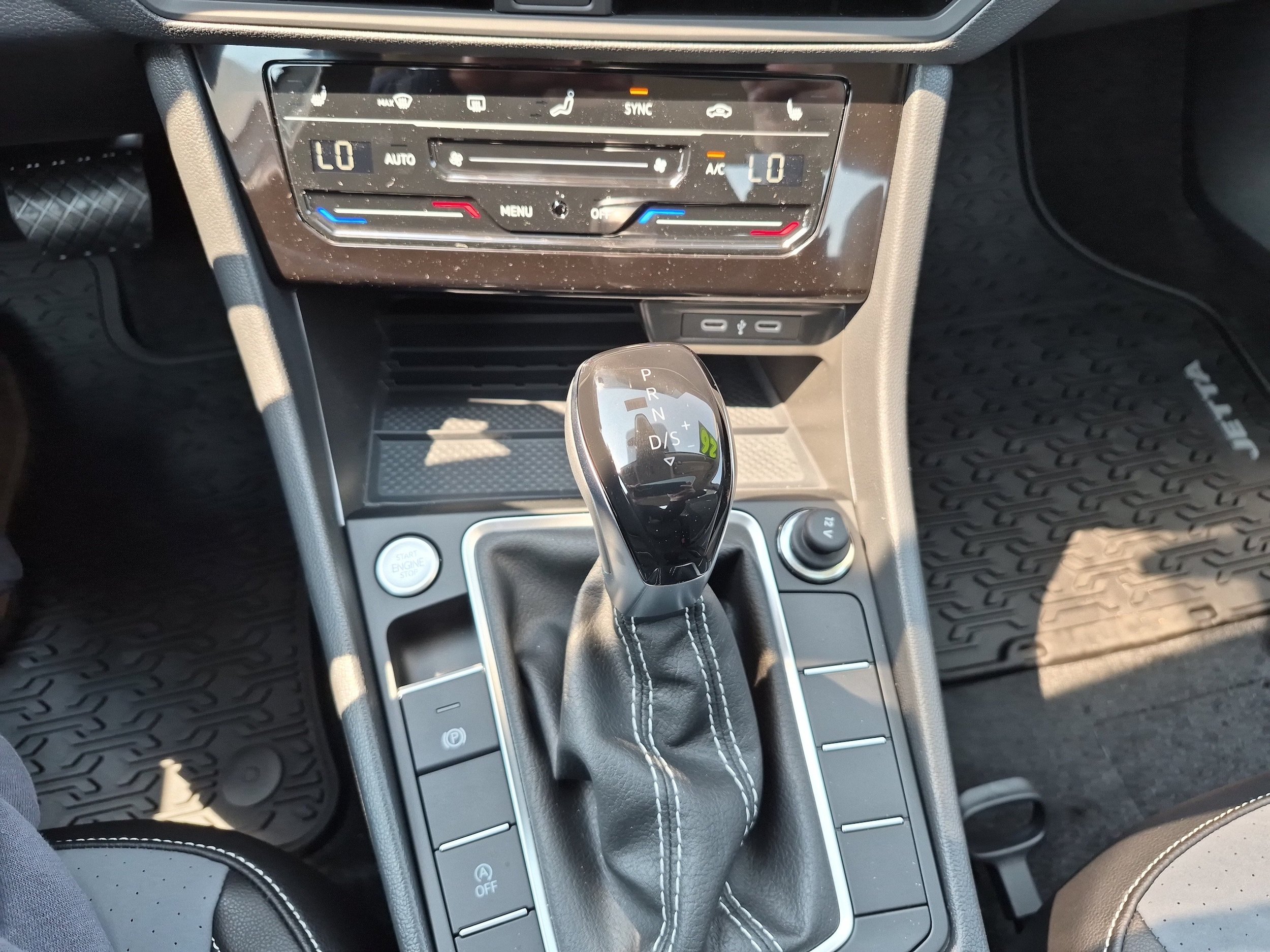 New 2026 Volkswagen Jetta SE FWD image 18