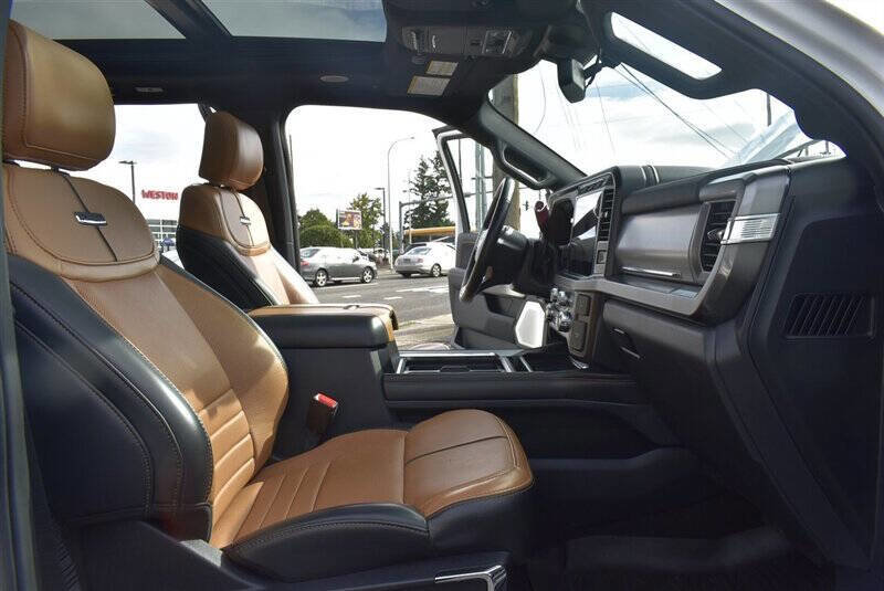 Used 2024 Ford F350 Platinum image 31