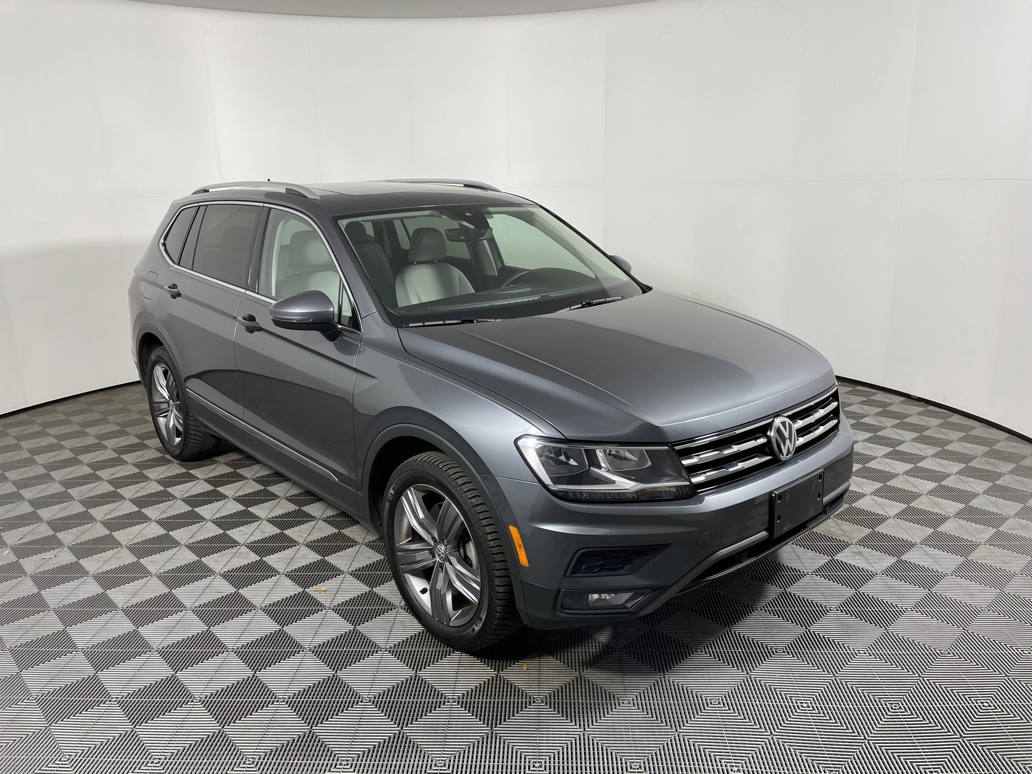 Used 2021 Volkswagen Tiguan SEL AWD/4WD image 7