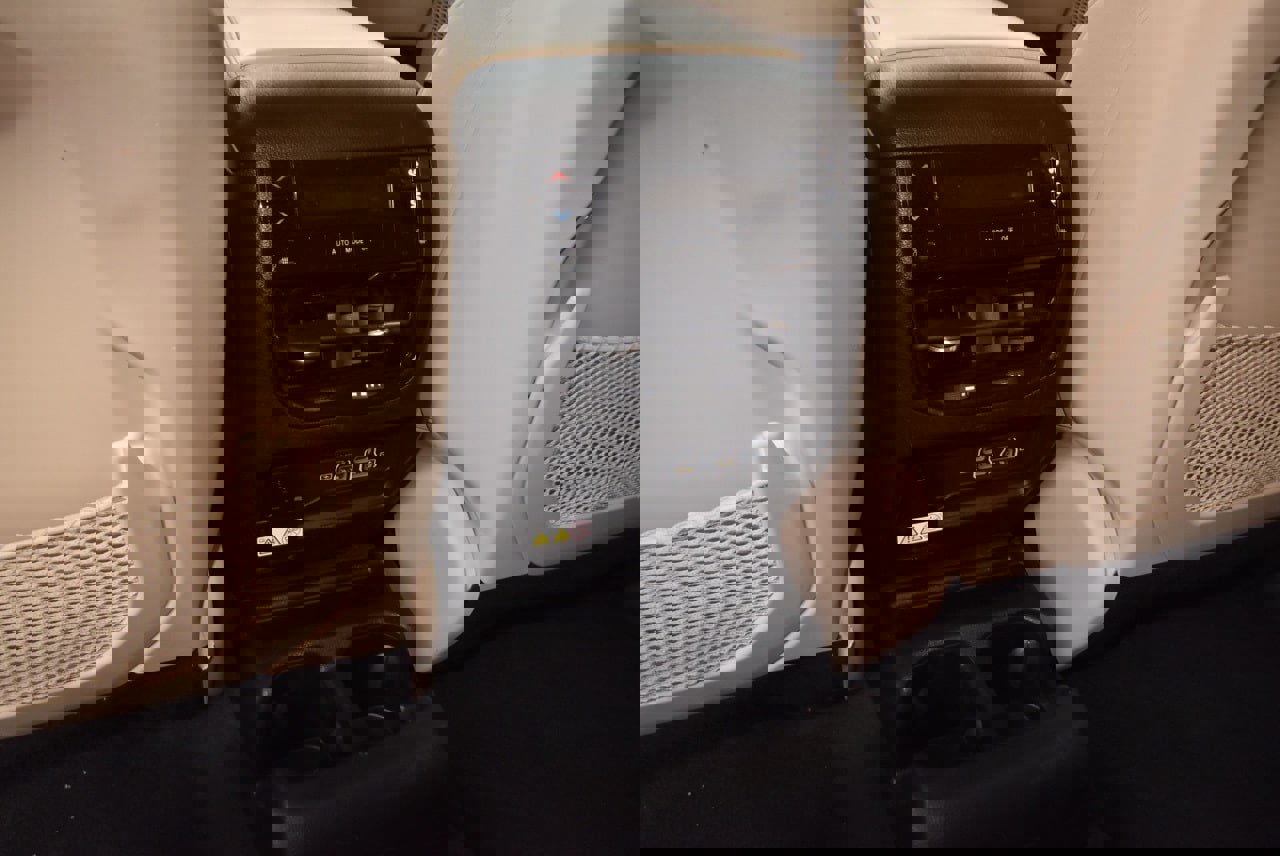 Used 2022 Jeep Grand Cherokee L Limited image 19