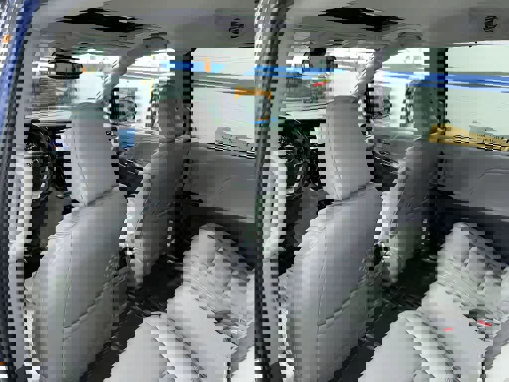 Used 2020 Toyota Sienna XLE w/ XLE Navigation Package image 30