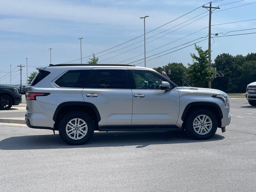 Used 2025 Toyota Sequoia SR5 AWD/4WD image 8