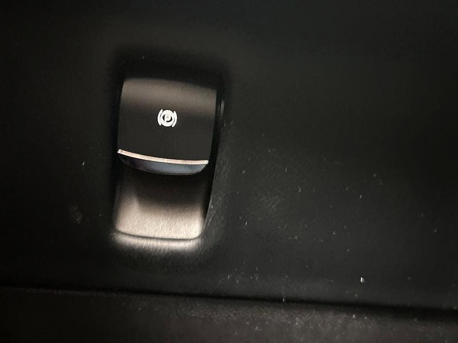 Used 2022 Lincoln Nautilus Reserve AWD/4WD image 18