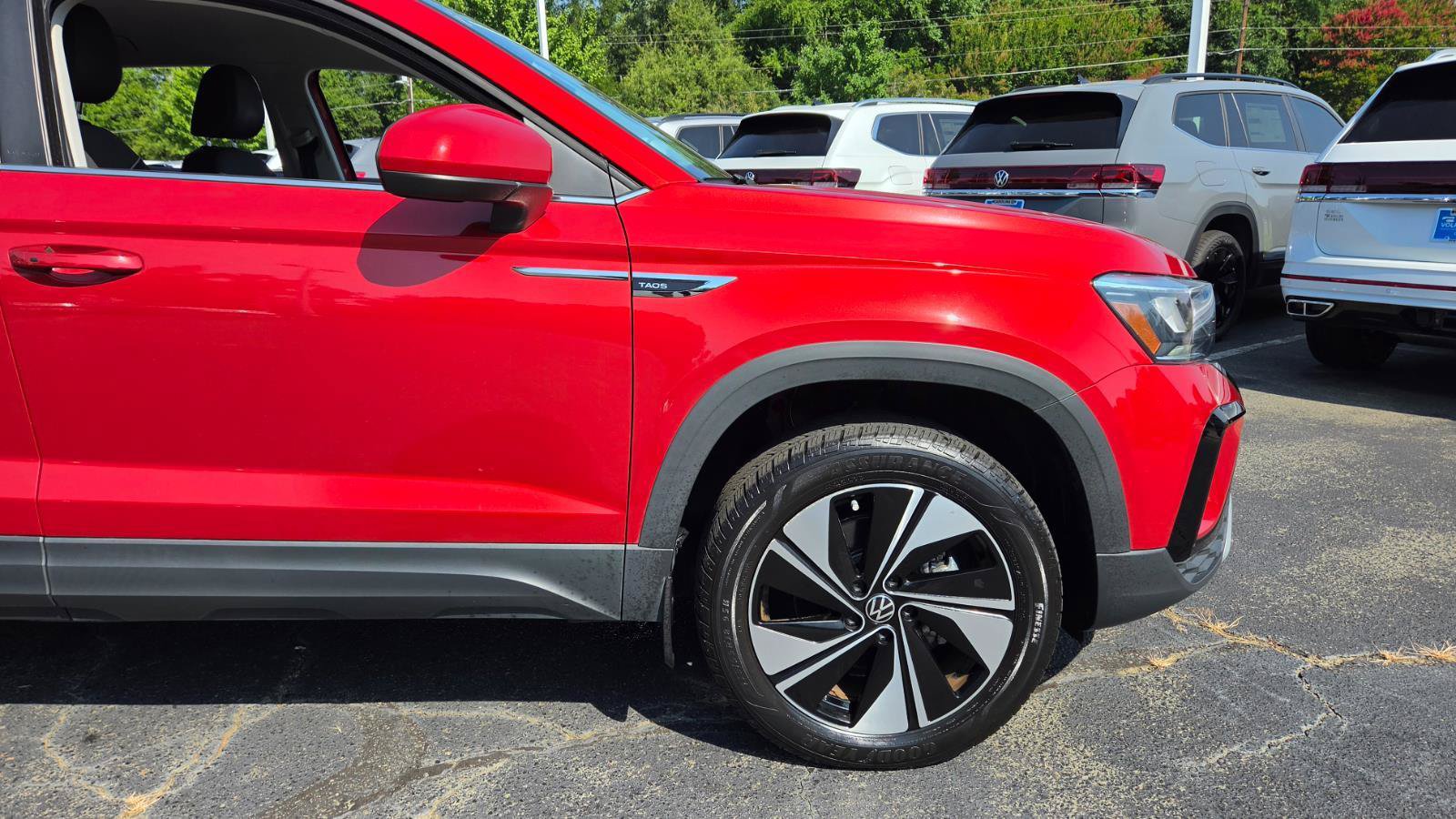 Certified 2024 Volkswagen Taos SE AWD/4WD image 13
