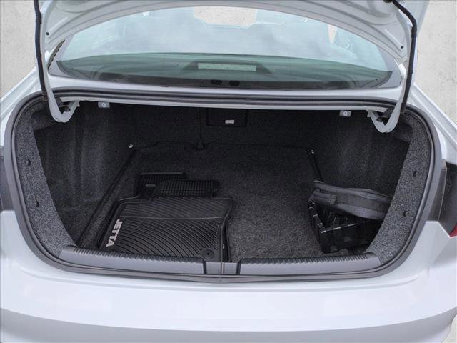 Used 2017 Volkswagen Jetta SE FWD image 6