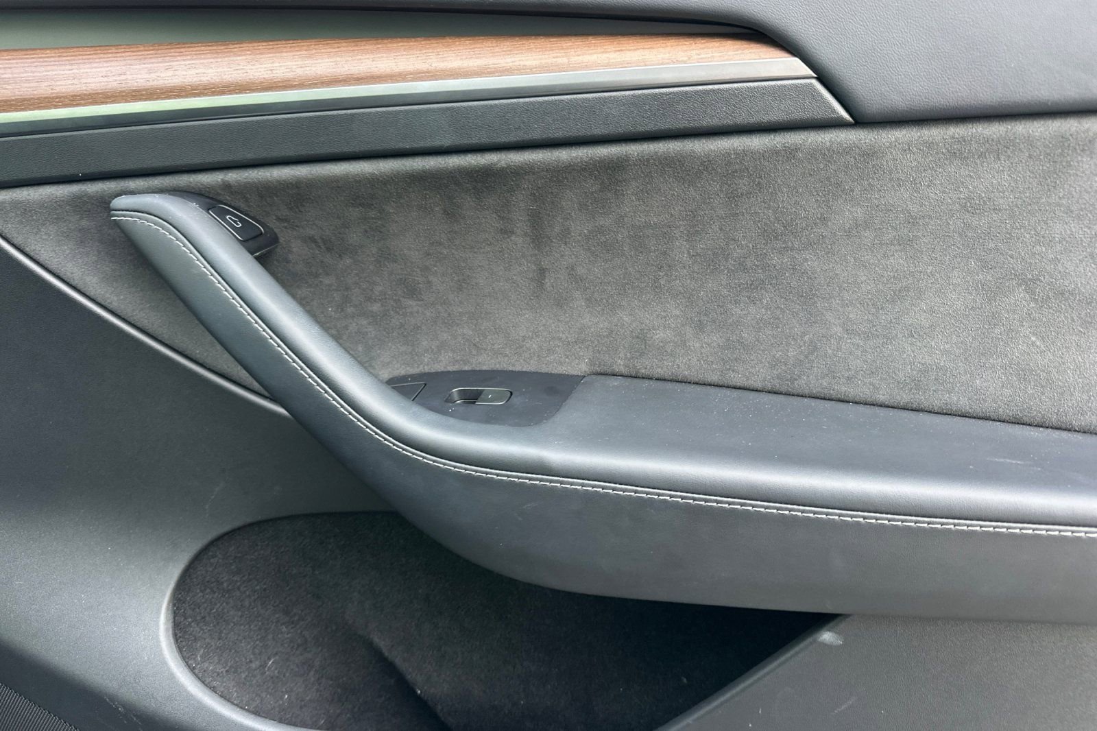 Used 2024 Tesla Model Y Long Range image 21