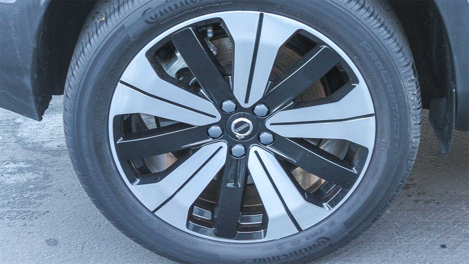 Used 2023 Volvo C40 P8 Recharge Plus w/ Protection Package Premier image 11