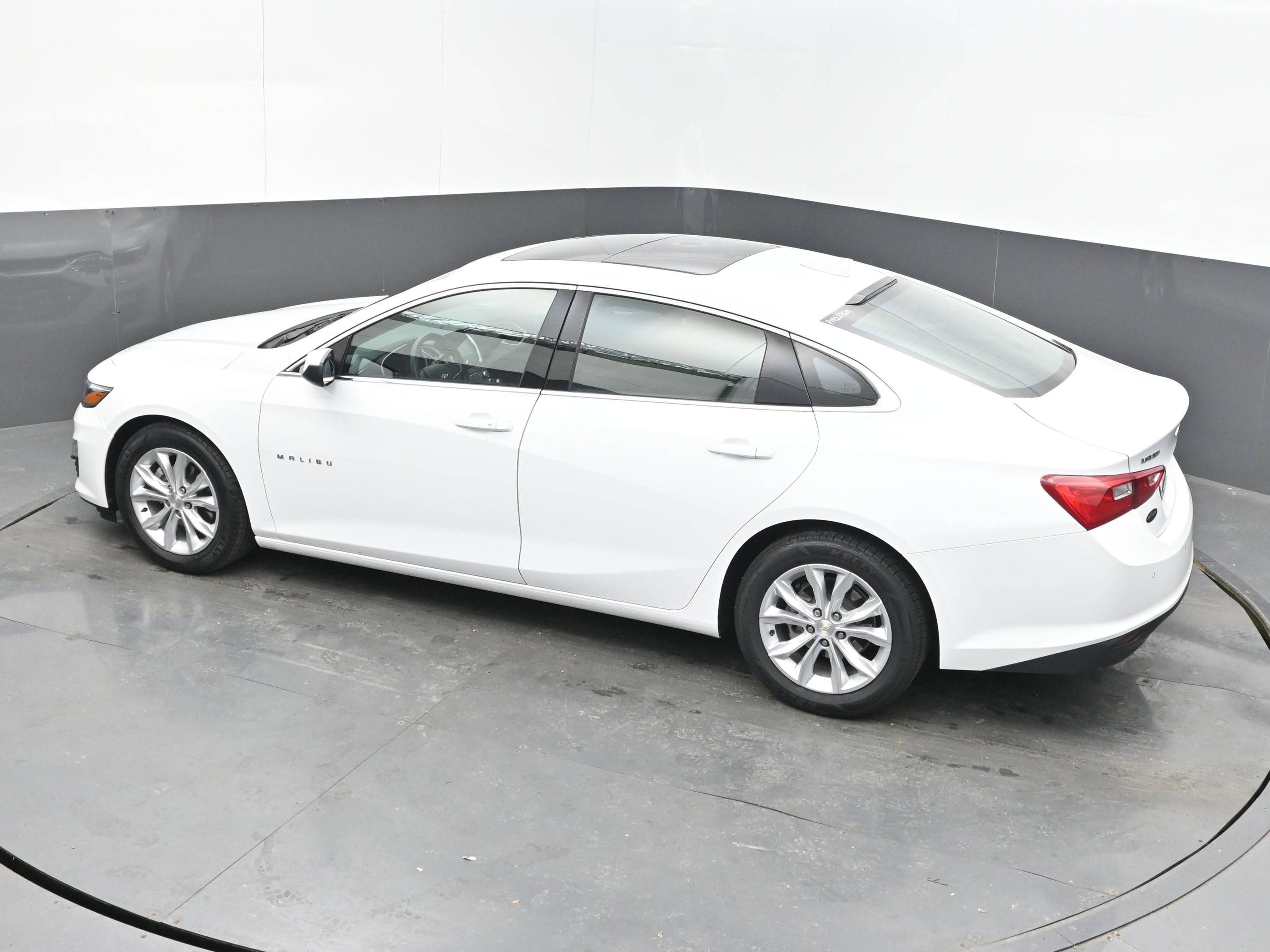 Used 2024 Chevrolet Malibu LT image 38