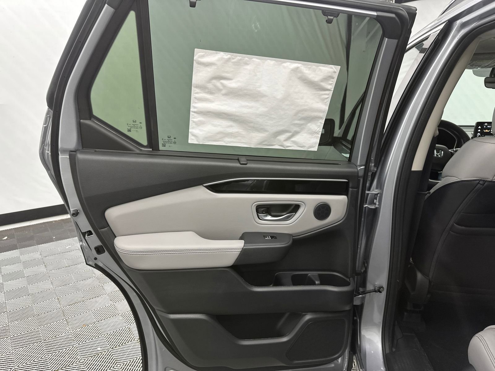 New 2025 Honda Pilot Touring image 21