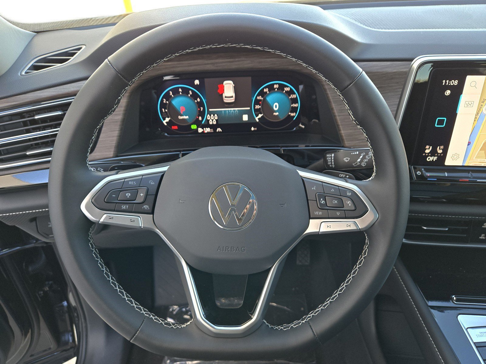 Used 2025 Volkswagen Atlas SEL AWD/4WD image 11
