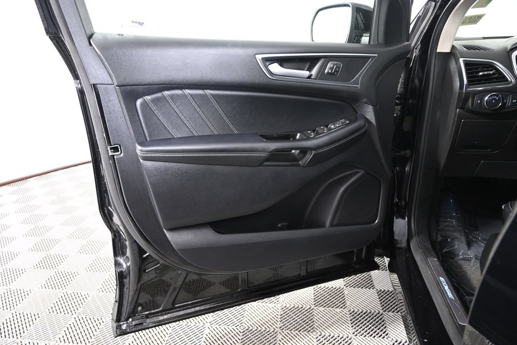 Used 2018 Ford Edge Sport w/ Equipment Group 401A AWD/4WD image 19