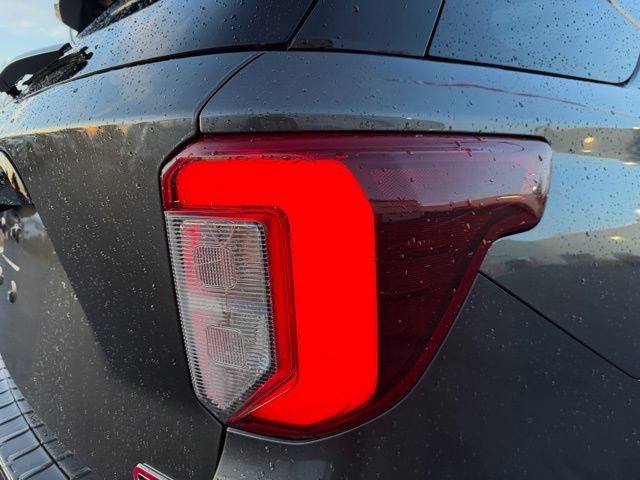 Used 2020 Ford Explorer ST w/ ST Street Pack image 6