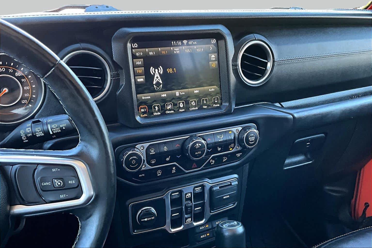 Used 2018 Jeep Wrangler Unlimited Sahara AWD/4WD image 7