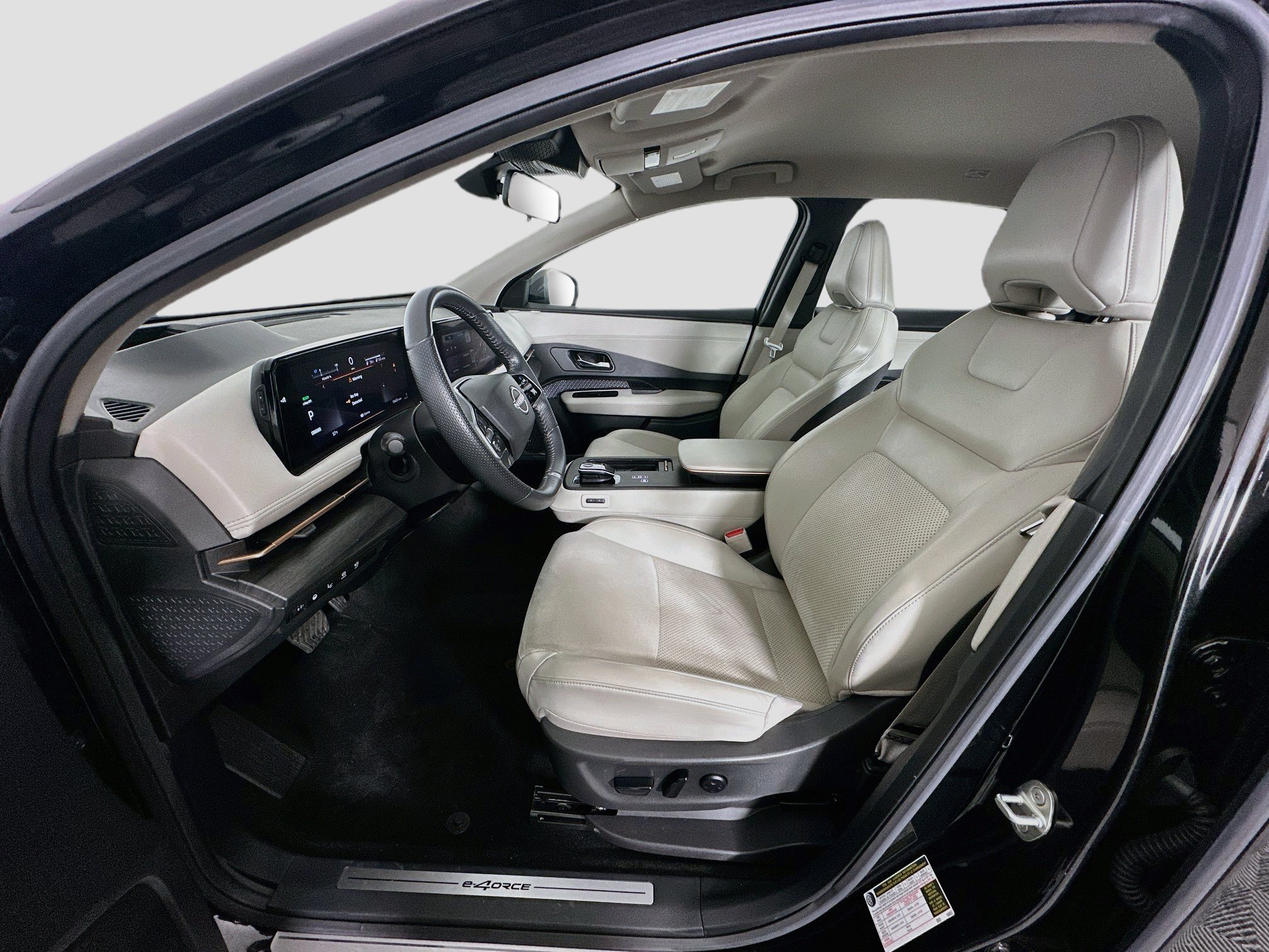 Used 2024 Nissan Ariya AWD image 13