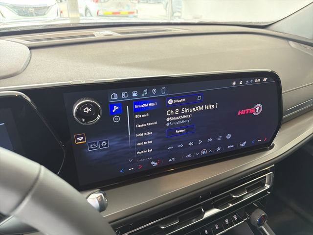 New 2026 Chevrolet Traverse LT w/ Midnight/Sport Edition image 25