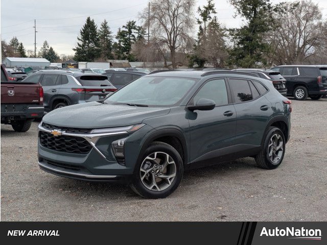 Used 2025 Chevrolet Trax LT