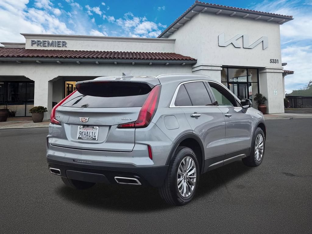 Used 2024 Cadillac XT4 Premium Luxury FWD image 8