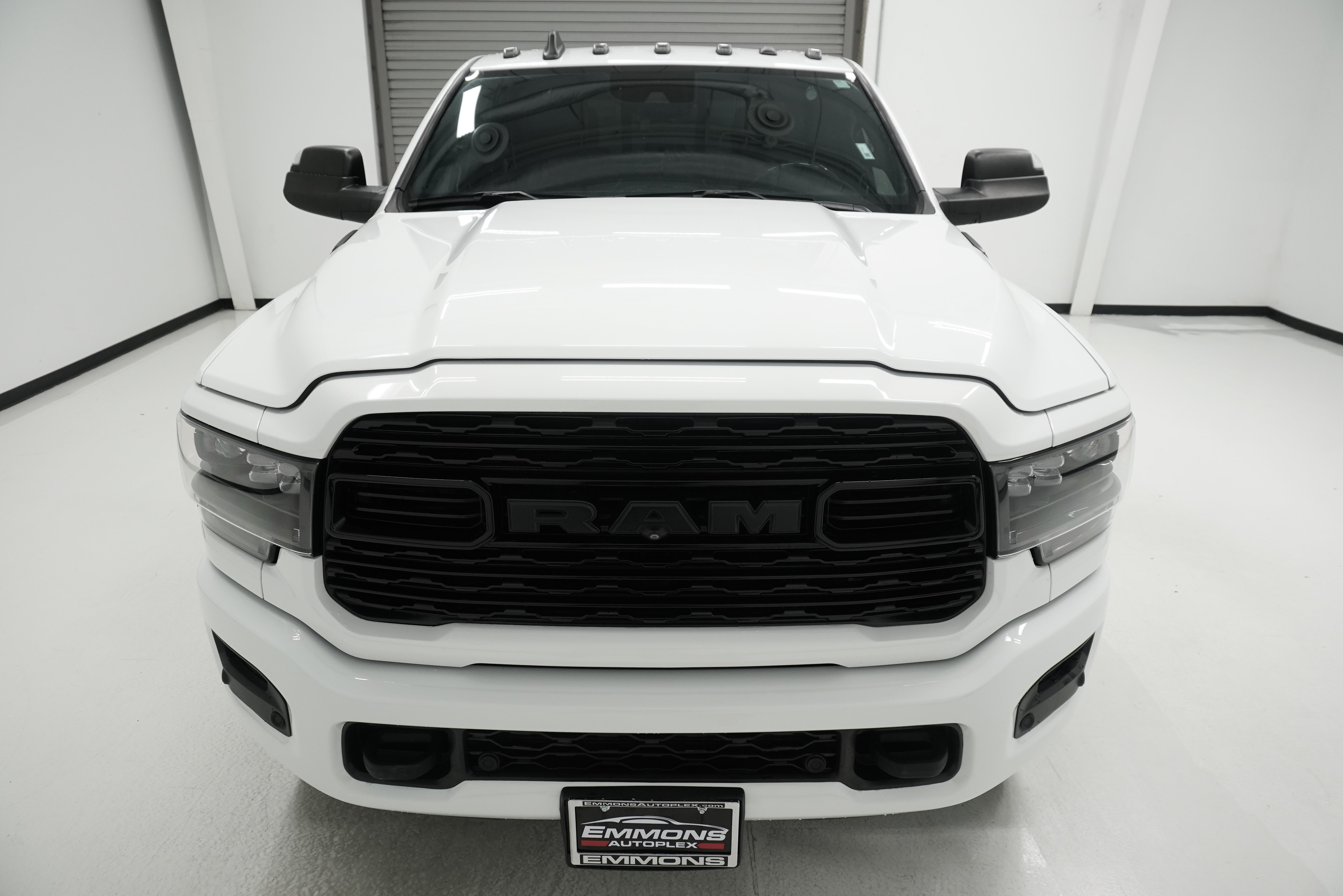 Used 2022 RAM 3500 Limited AWD/4WD image 2