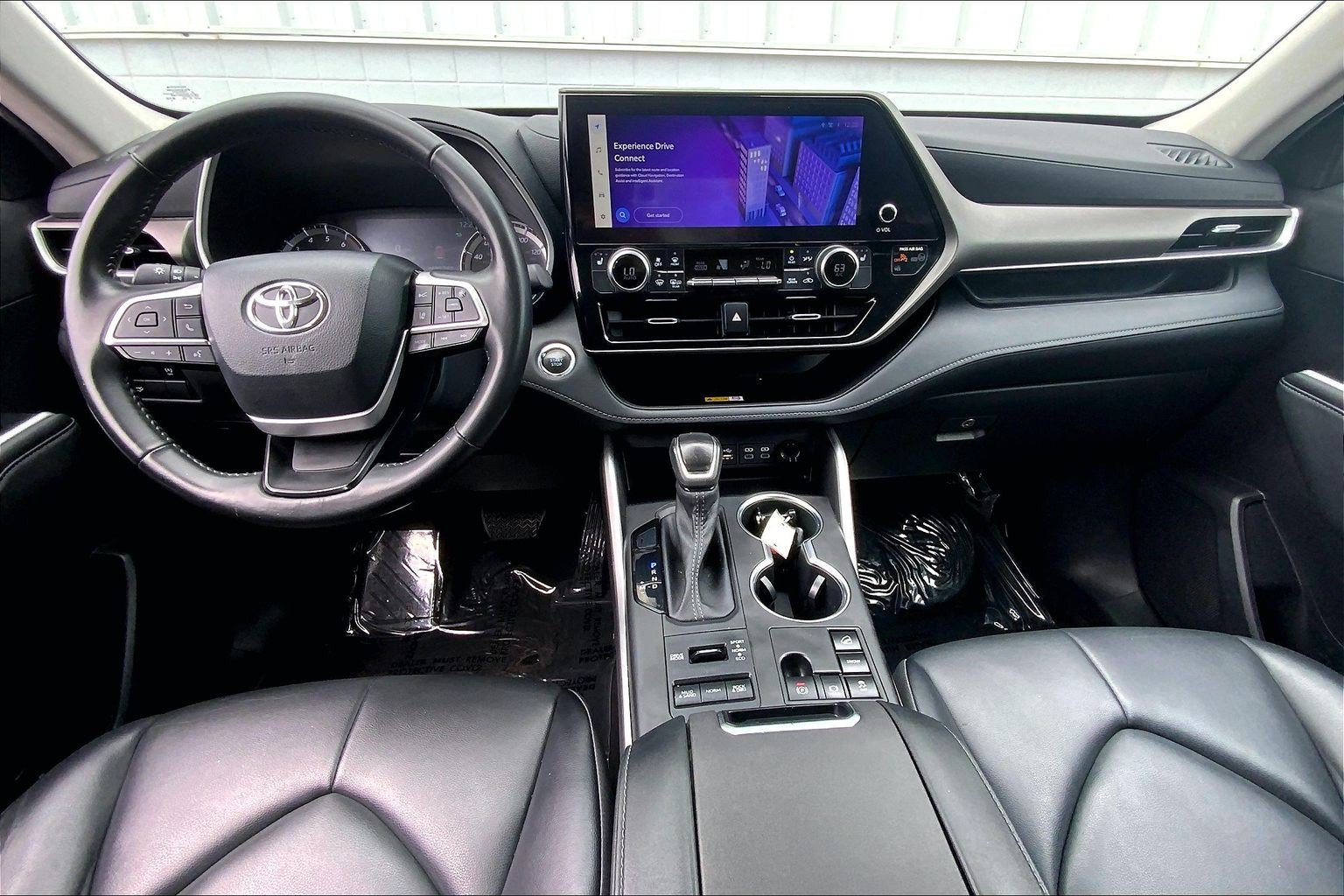 Used 2023 Toyota Highlander XLE AWD/4WD image 19