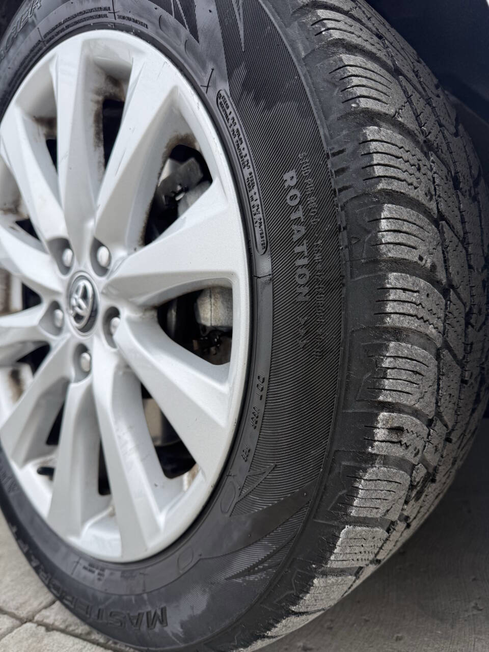 Used 2020 Toyota Camry LE image 8