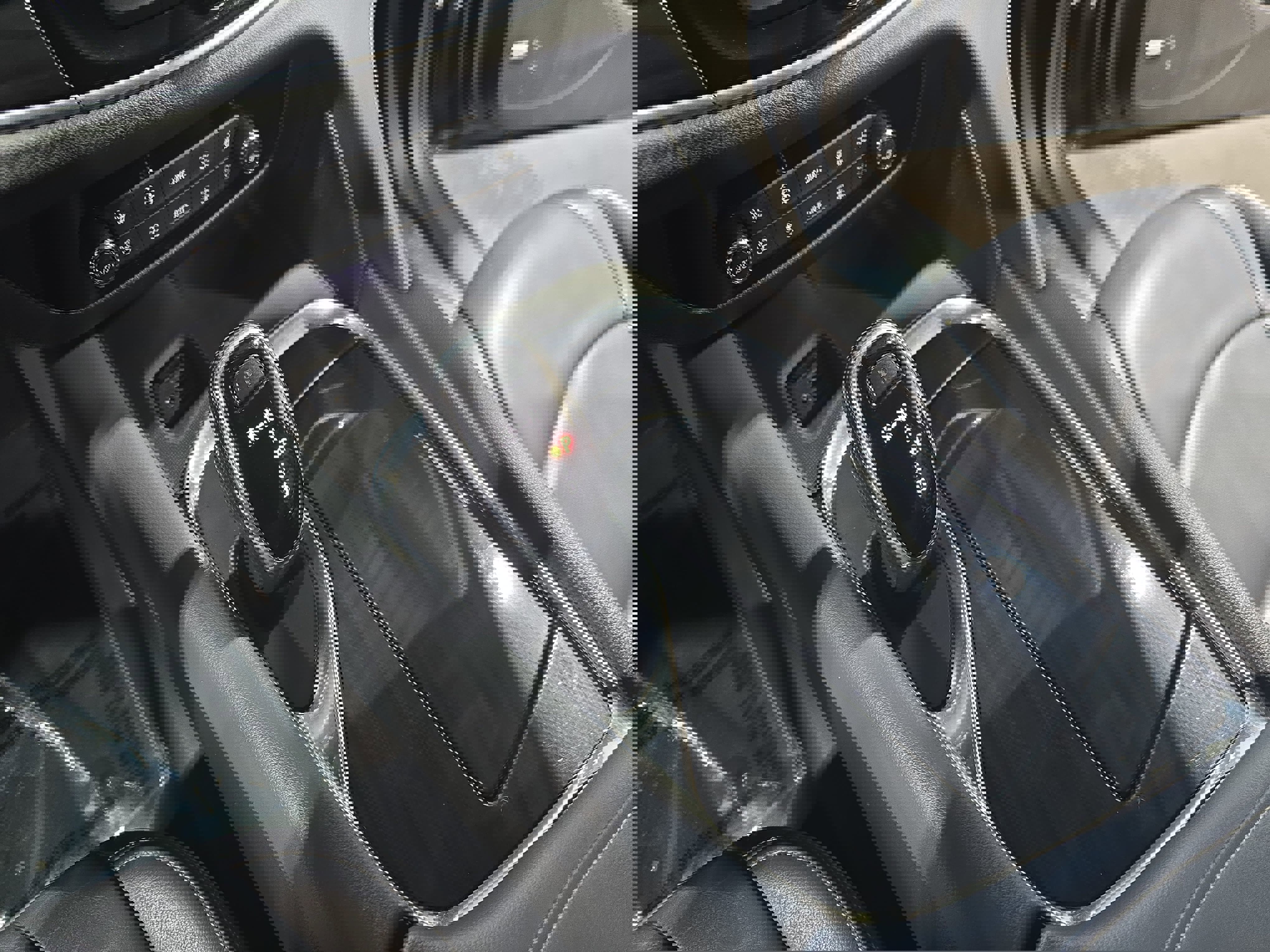 Used 2021 Buick Enclave Premium w/ Sun and Sites Package image 24