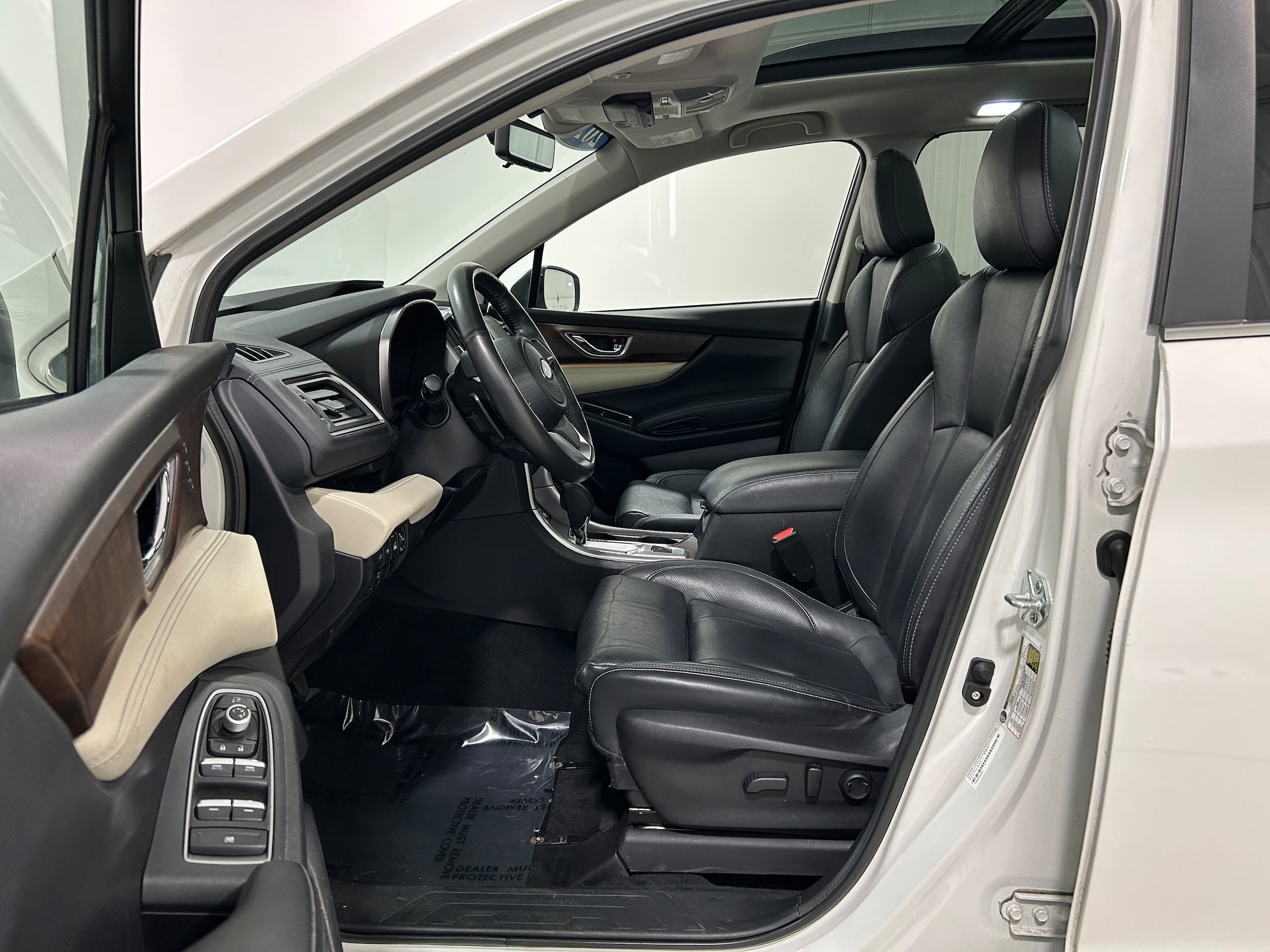 Used 2022 Subaru Ascent Touring AWD/4WD image 3
