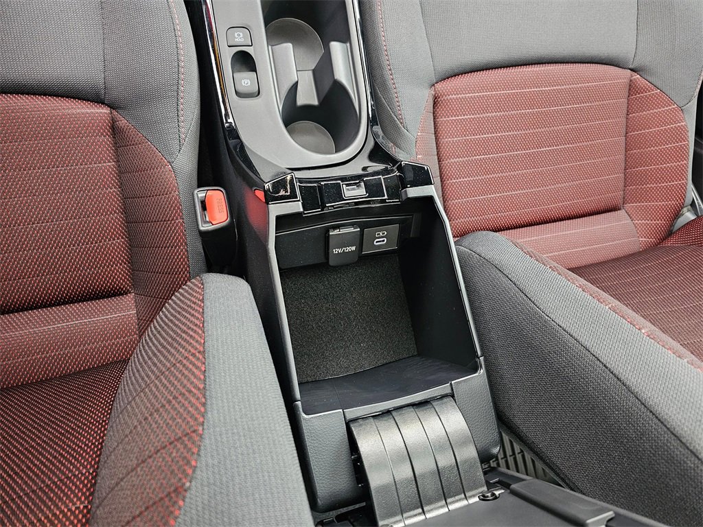 Used 2025 Toyota Corolla SE image 36