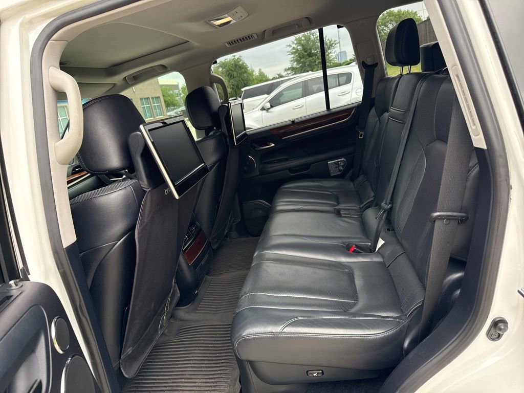 Used 2016 Lexus LX 570 4WD w/ Luxury Package image 10
