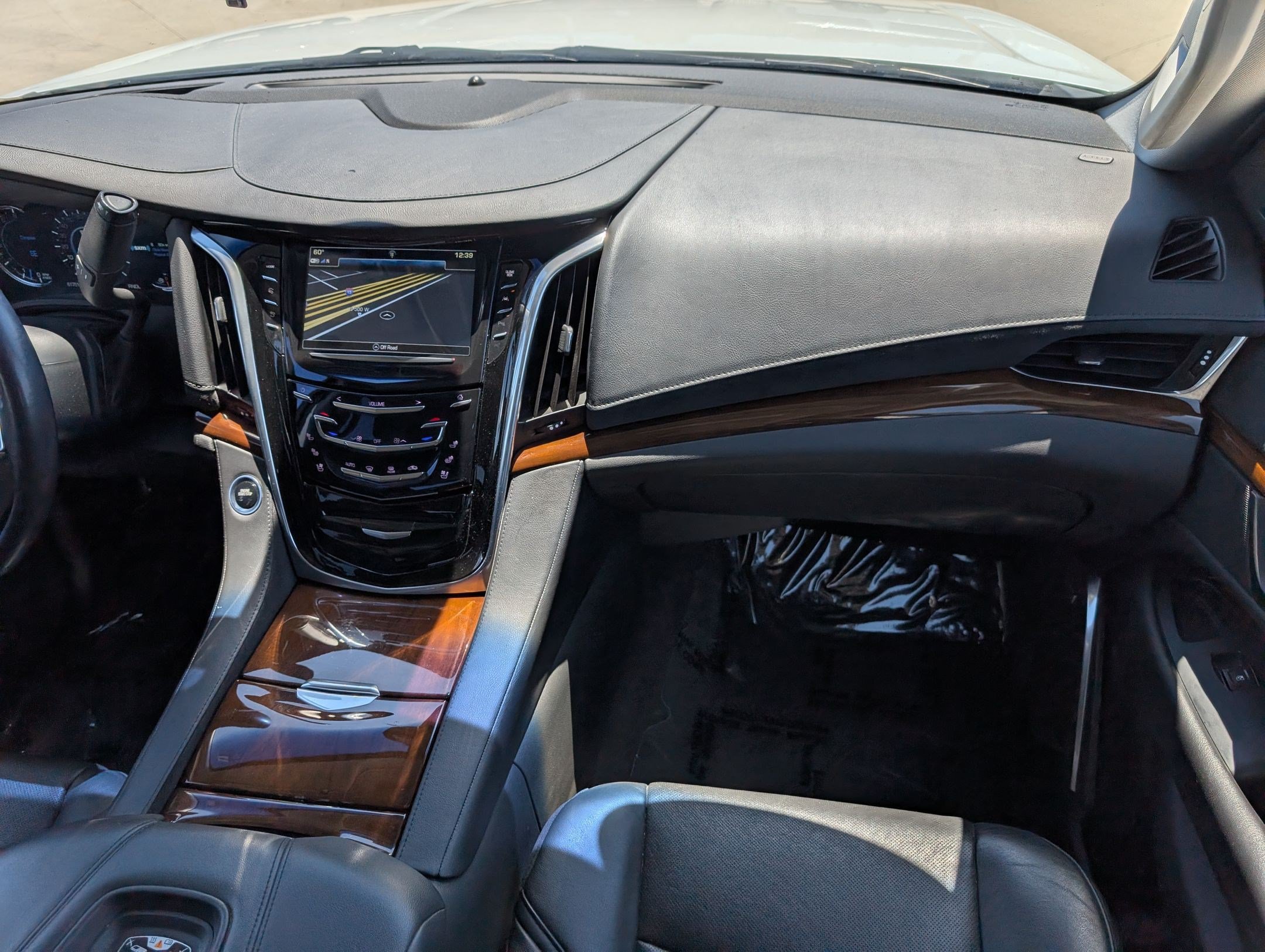 Used 2020 Cadillac Escalade Premium Luxury AWD/4WD image 30