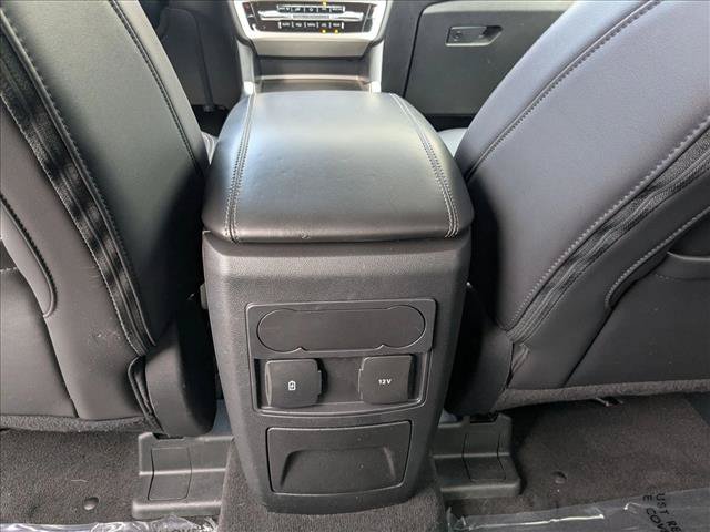 Used 2022 Ford Explorer XLT w/ Equipment Group 202A RWD image 19