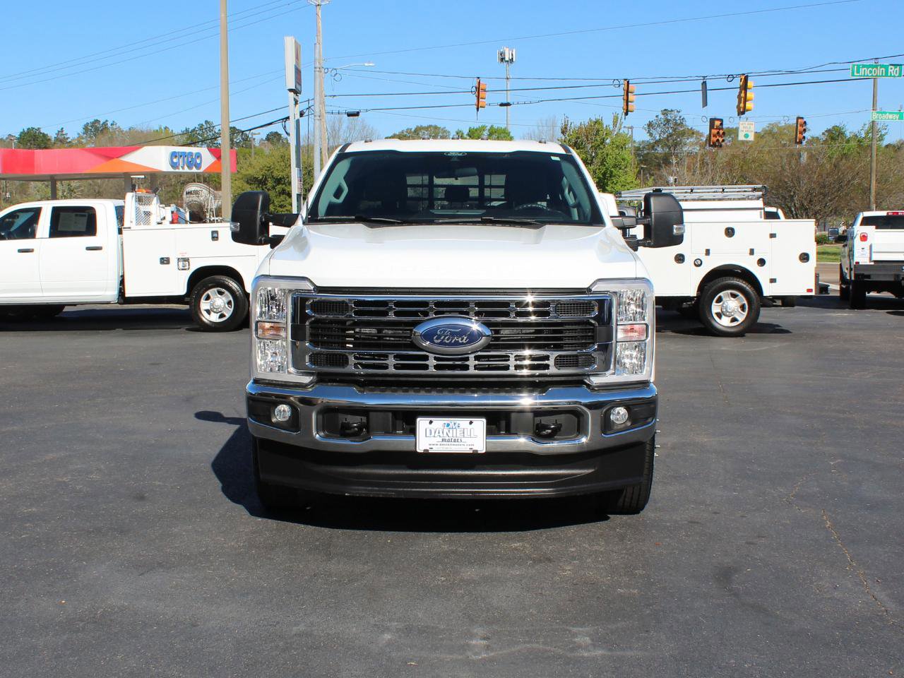 Used 2025 Ford F350 XL w/ XL Chrome Package image 9