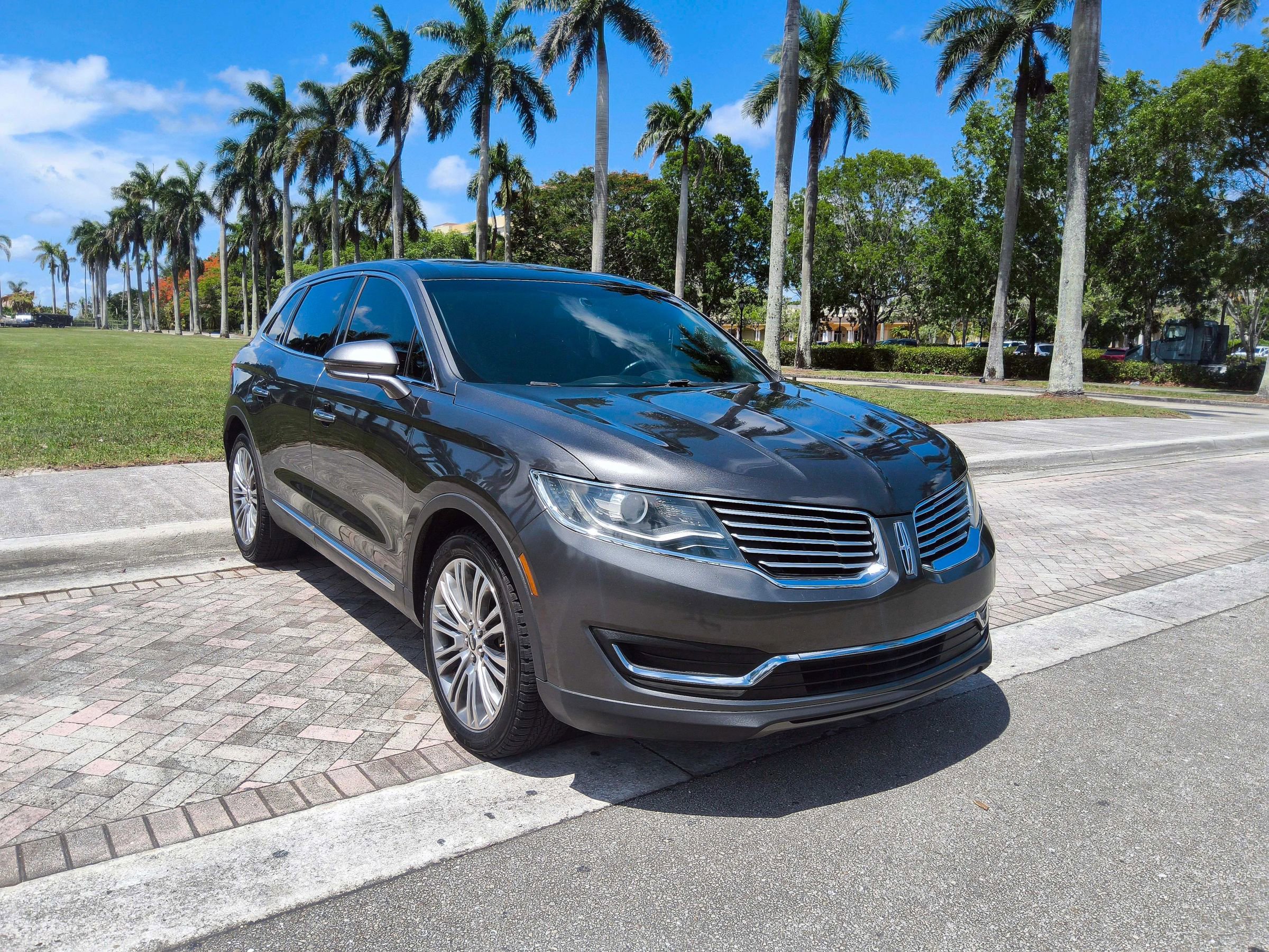 Used 2018 Lincoln MKX Reserve FWD image 1