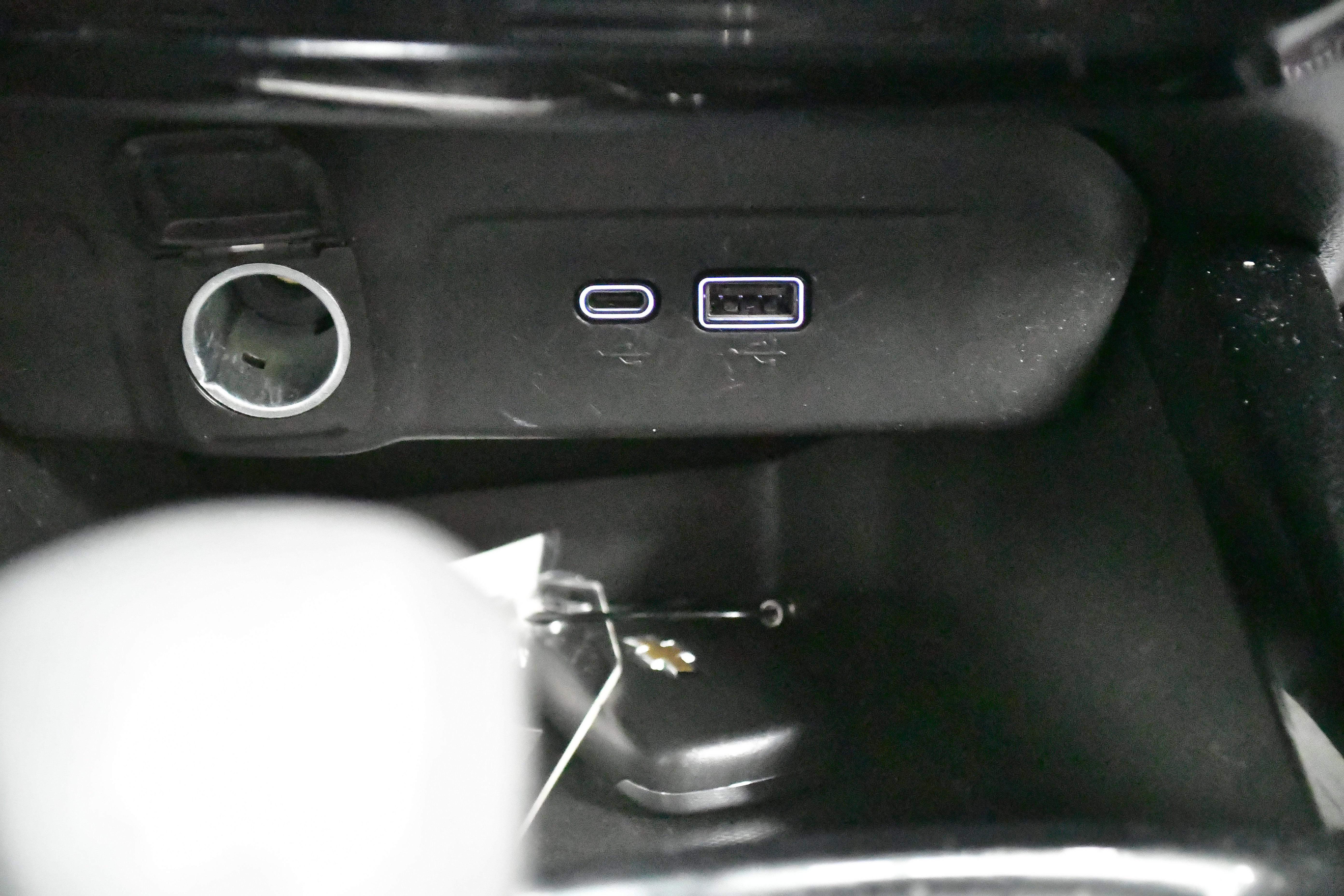 Used 2025 Chevrolet Trax LT w/ LT Convenience Package FWD image 32