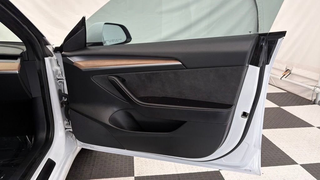 Used 2022 Tesla Model 3 Long Range AWD/4WD image 22