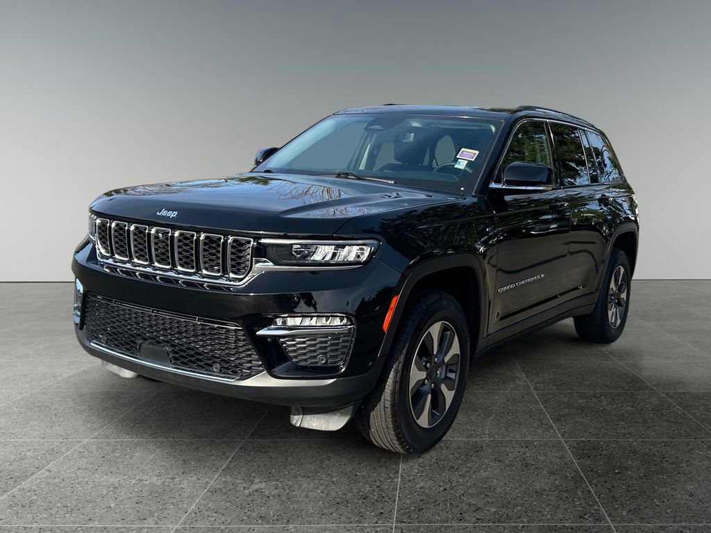 Used 2022 Jeep Grand Cherokee Limited 4xe w/ Luxury Tech Group II AWD/4WD image 3