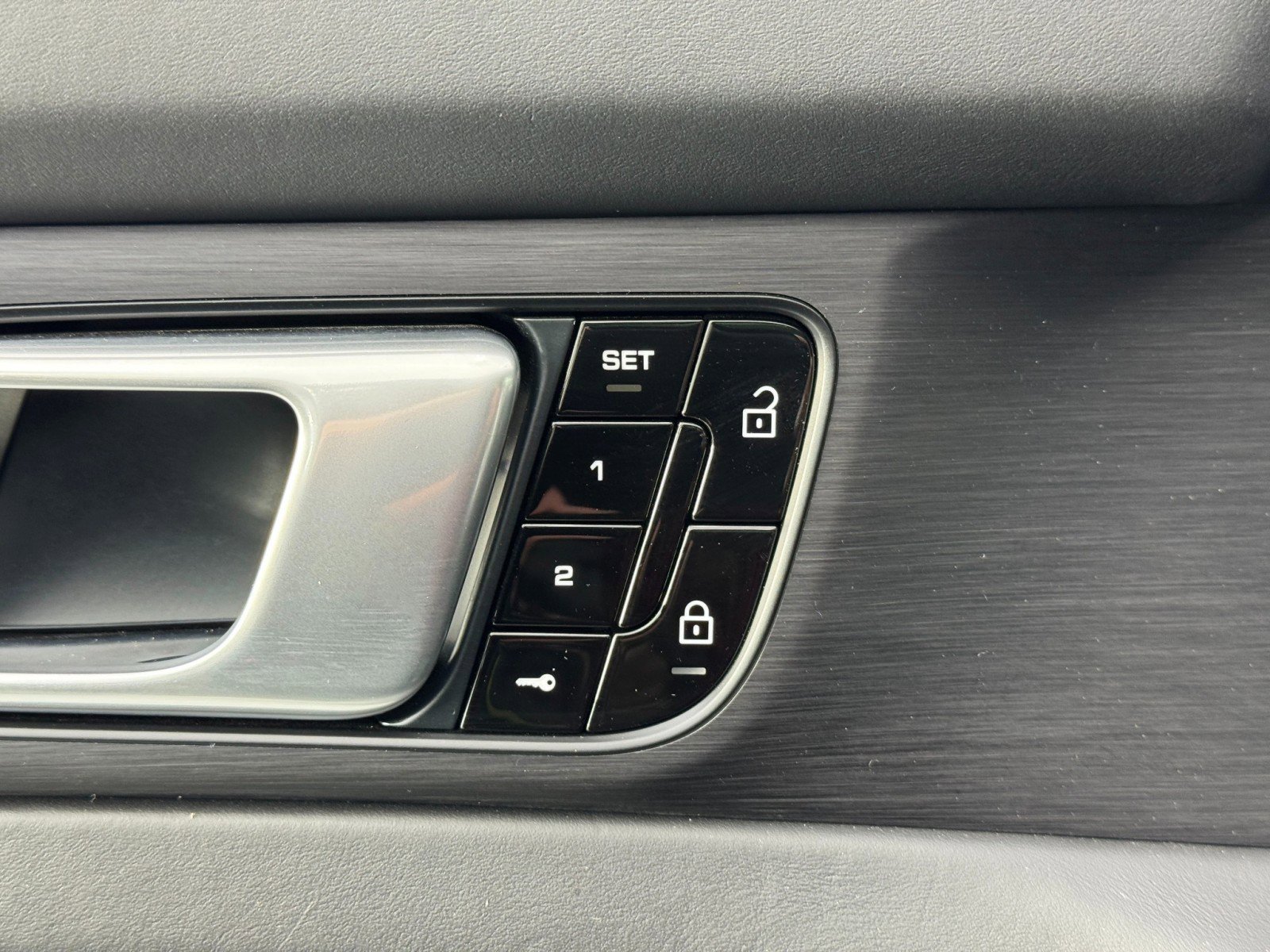 Used 2019 Porsche Panamera GTS image 19