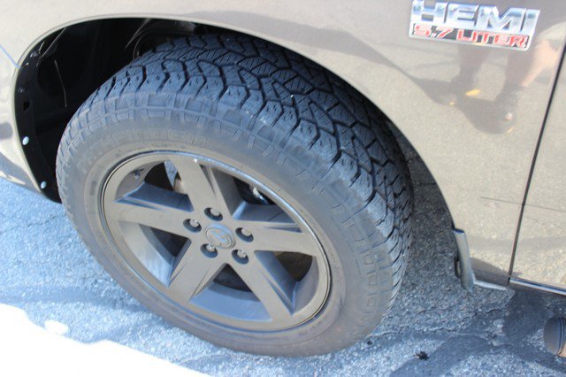 Used 2018 RAM 1500 Express w/ Express Value Package image 3