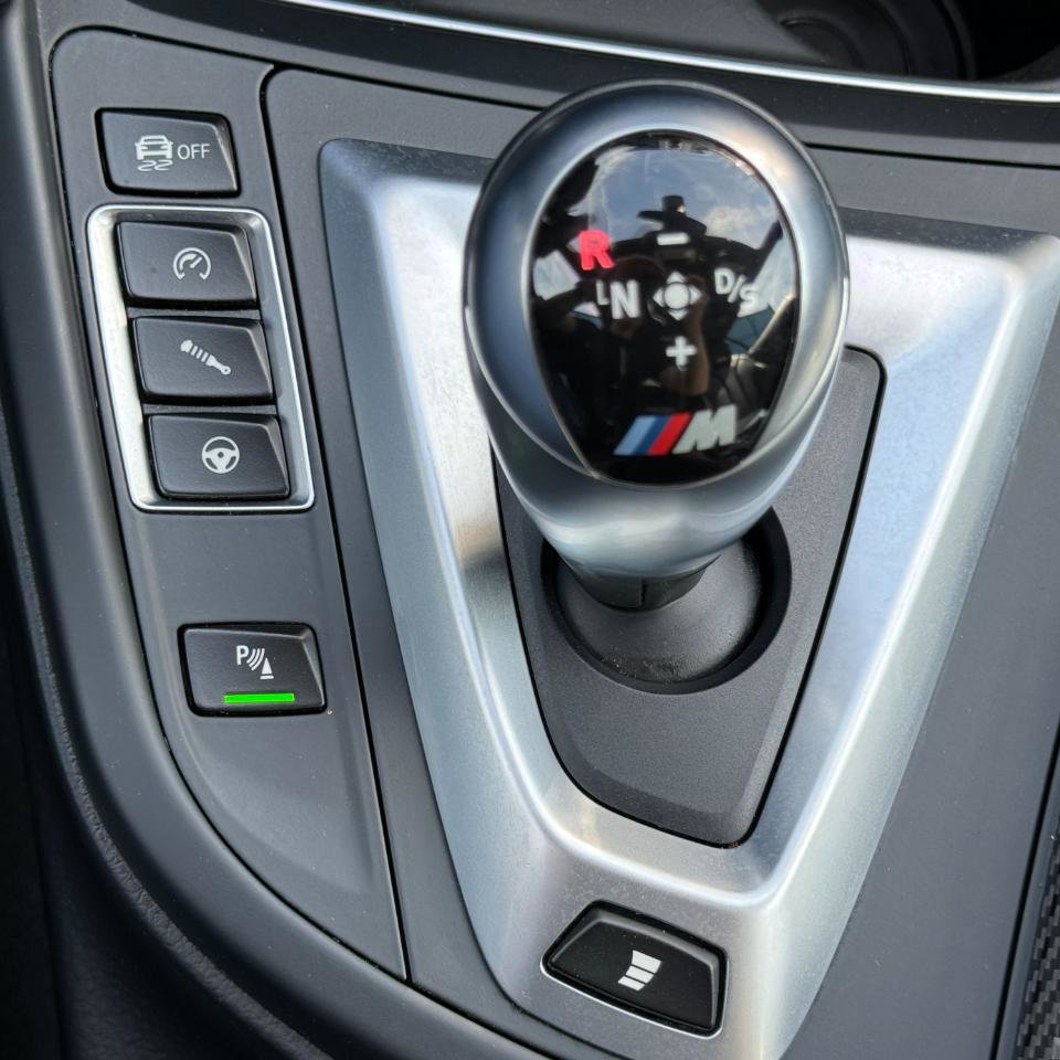 Used 2017 BMW M4 Convertible RWD image 13