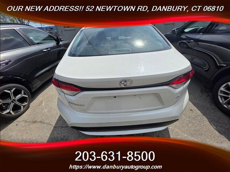 Used 2021 Toyota Corolla LE FWD image 3
