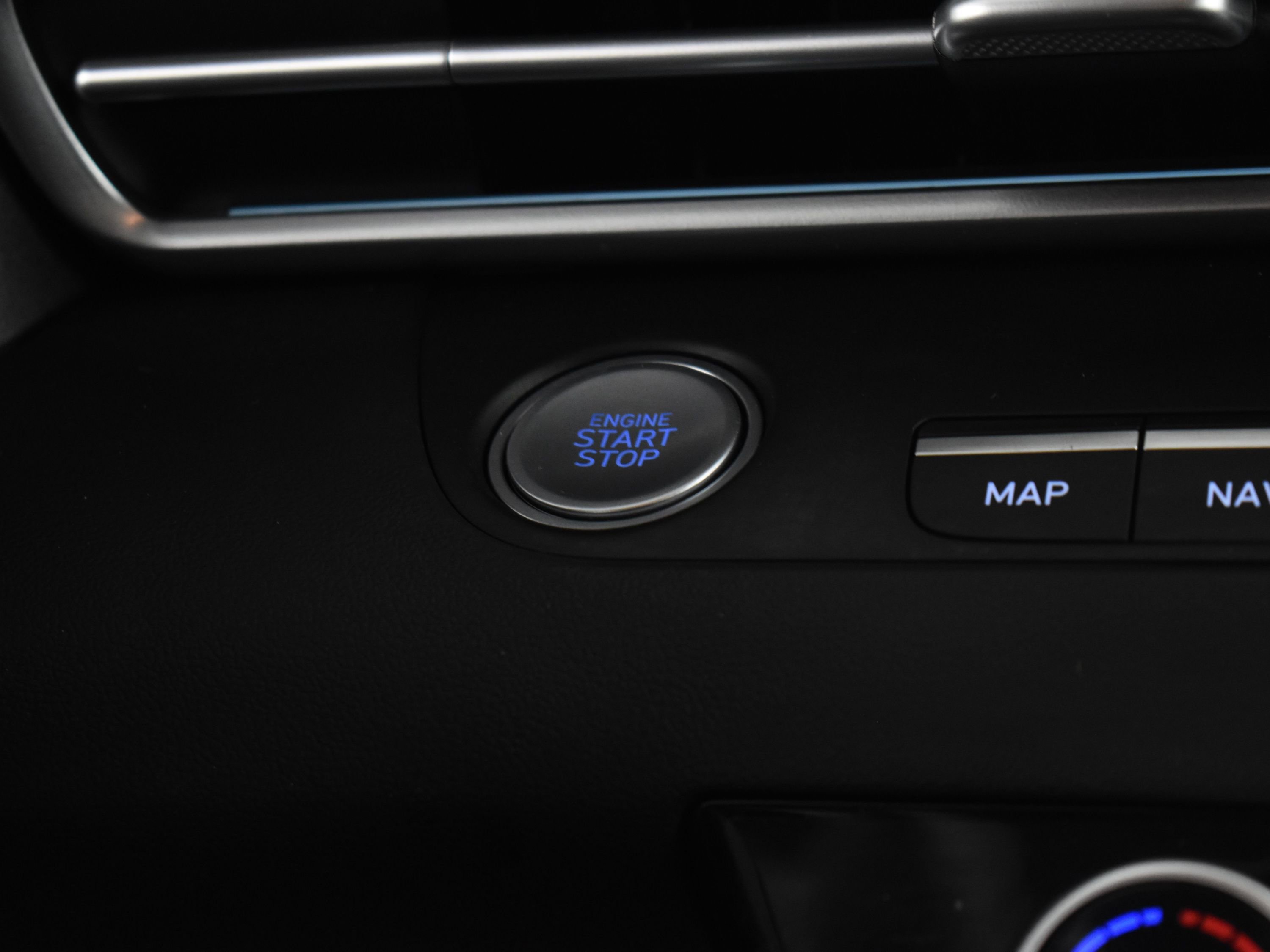 Used 2025 Hyundai Elantra SEL image 28