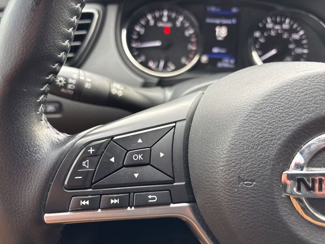 Used 2022 Nissan Rogue Sport SV image 19