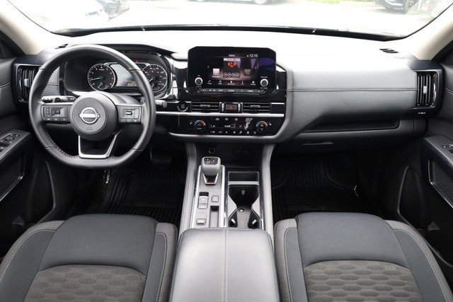 Certified 2025 Nissan Pathfinder SV FWD image 24