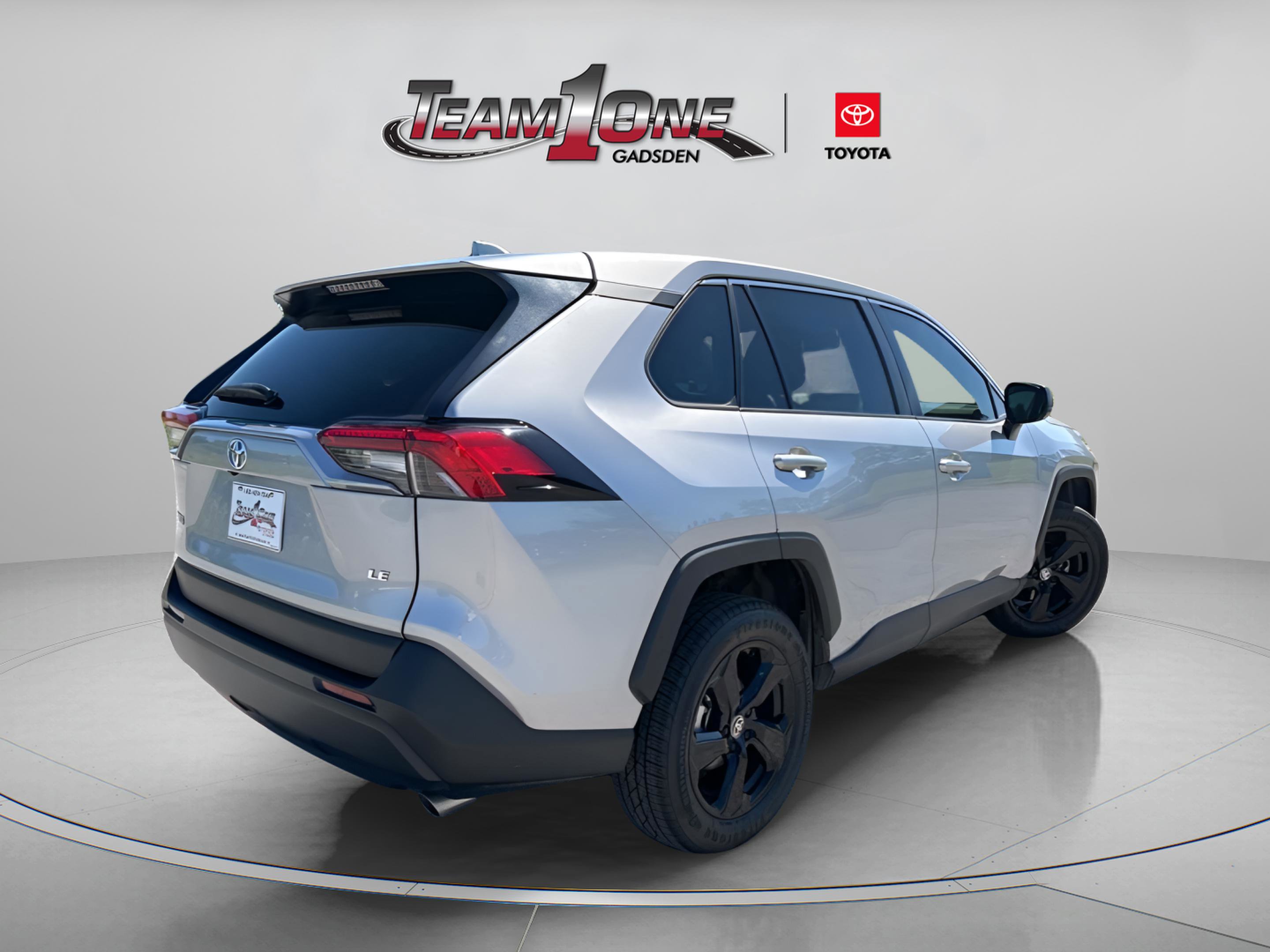 Used 2024 Toyota RAV4 LE FWD image 7