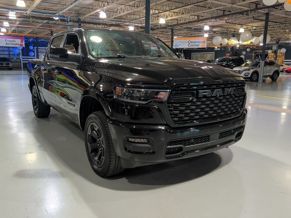 Used 2025 RAM 1500 Big Horn AWD/4WD image 5