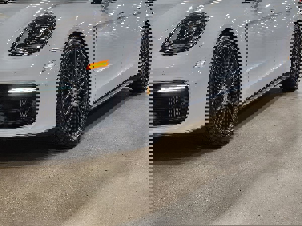 Used 2023 Porsche Panamera image 18