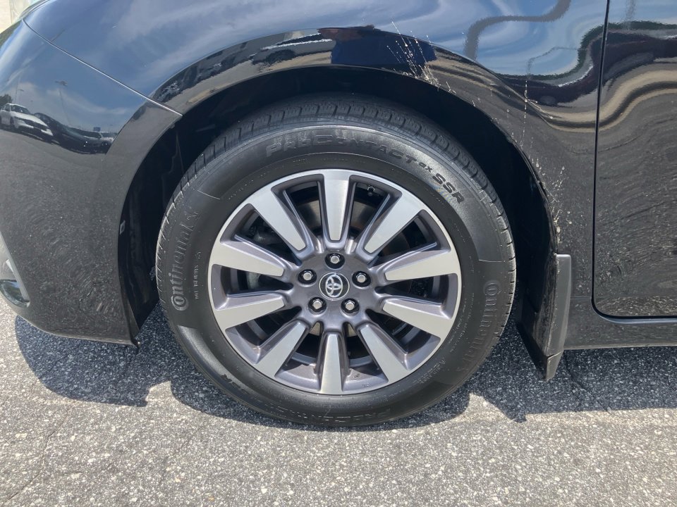 Used 2020 Toyota Sienna Limited Premium AWD/4WD image 31